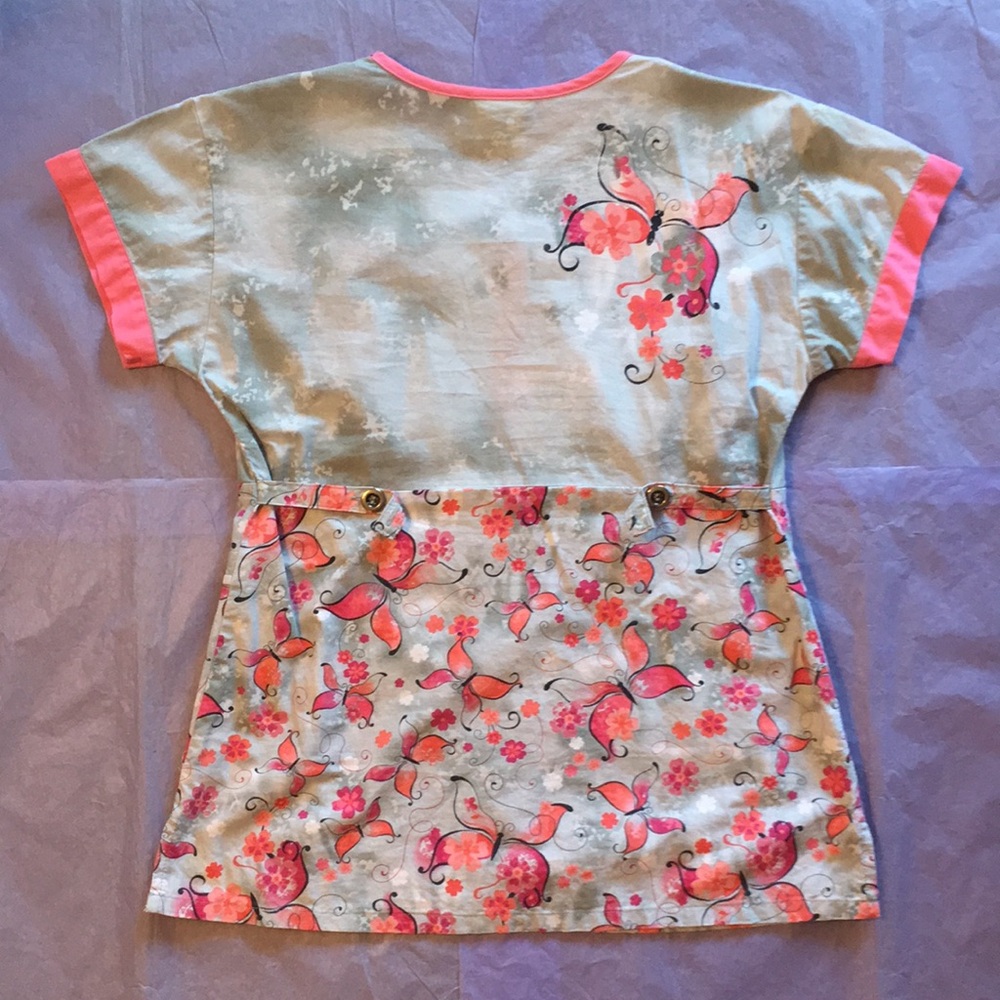 Crayola Threads by Barco Butterflies Floral Scrub Top Size Small - Picture 2 of 4